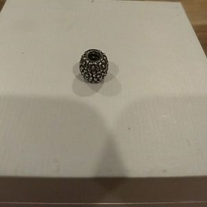 Pandora flower pattern charm